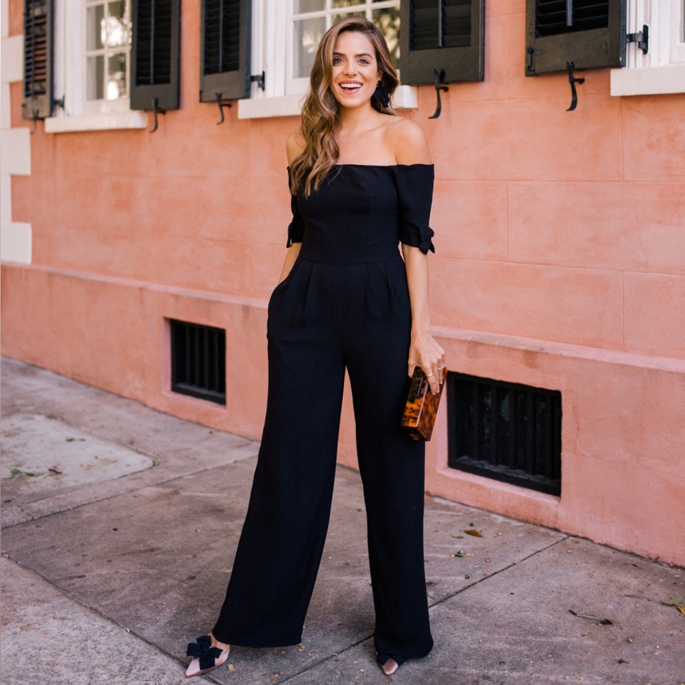 NWT Gal Meets Glam Meredith Crepe Off the Shoulder Jumpsuit